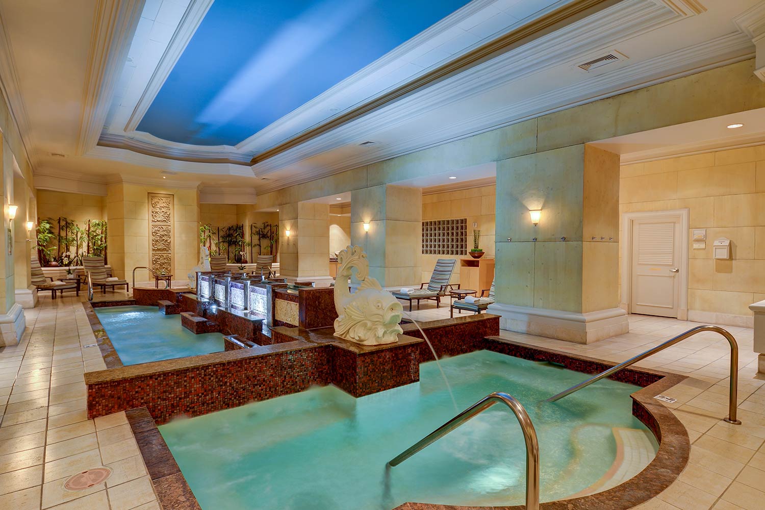 Mandalay Bay Resort And Casino, Las Vegas: $55 Room Prices & Reviews