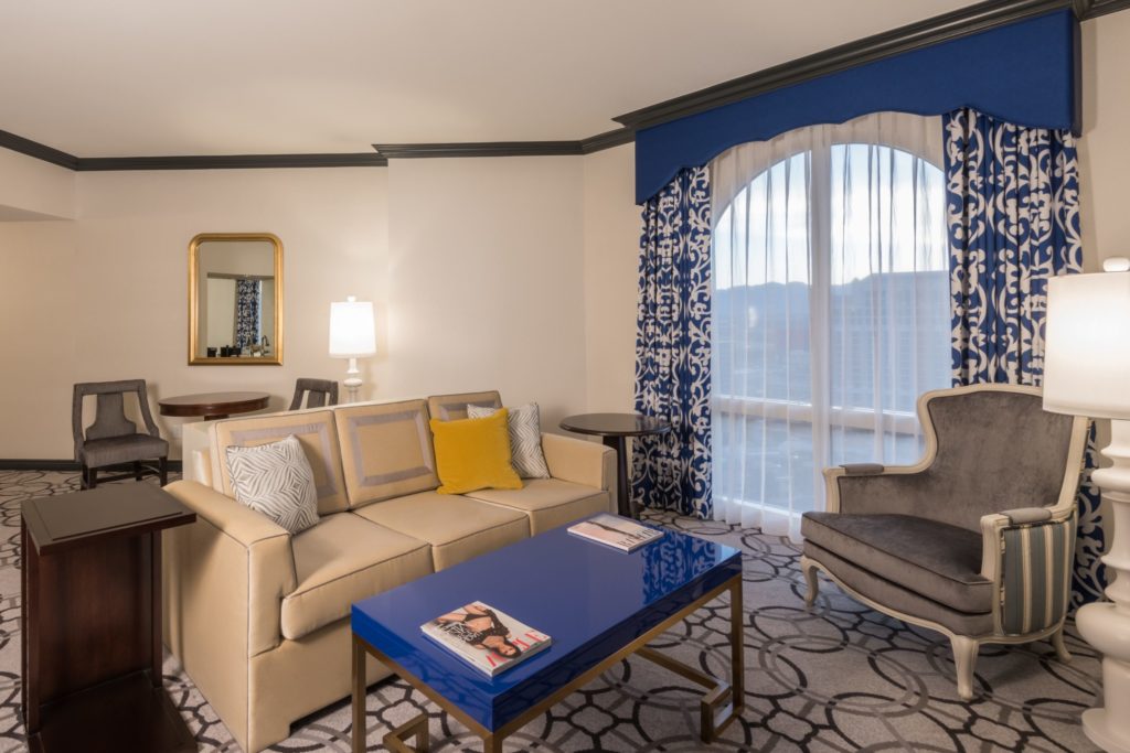 Is this the best room in Vegas? Nice Suite at Paris Las Vegas Room Tour! 