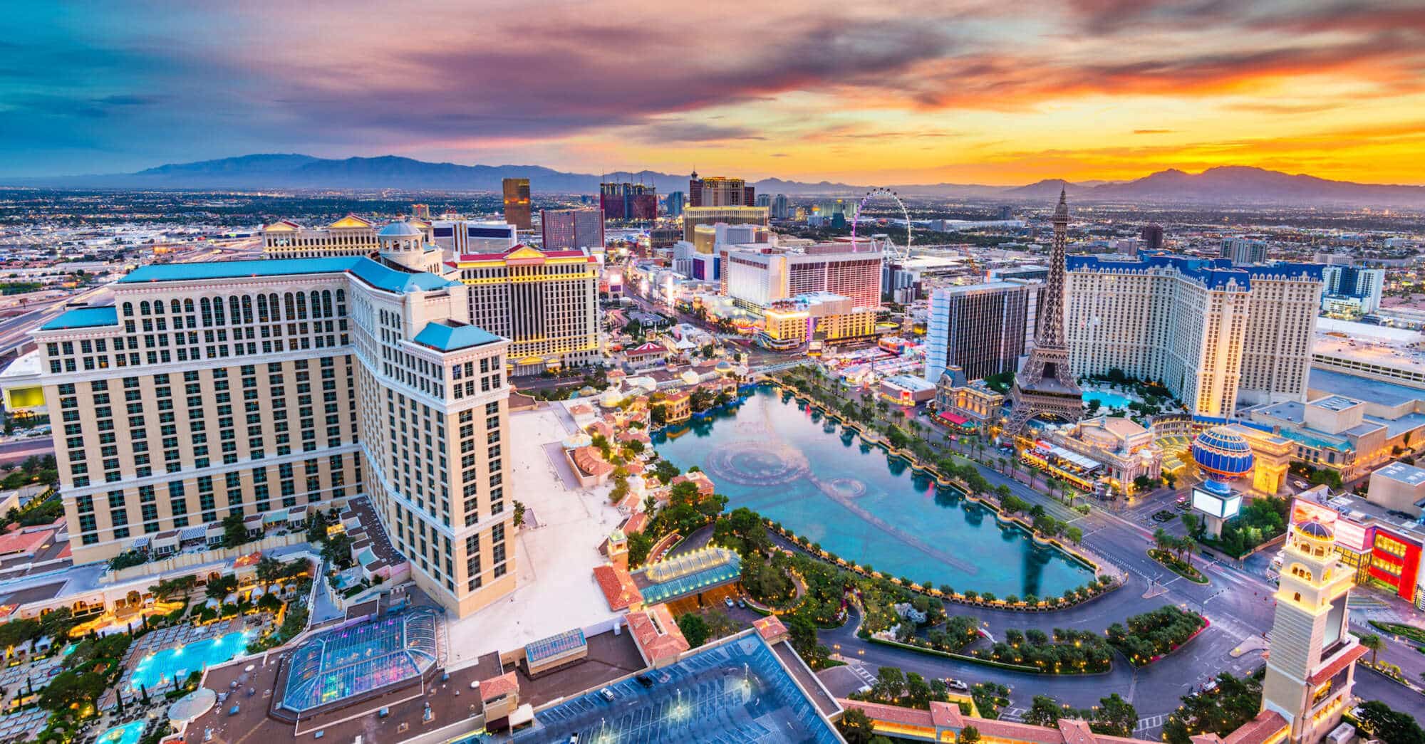 Las Vegas Photo Spots: 9 Places You Can't Miss - On The Road With Jen